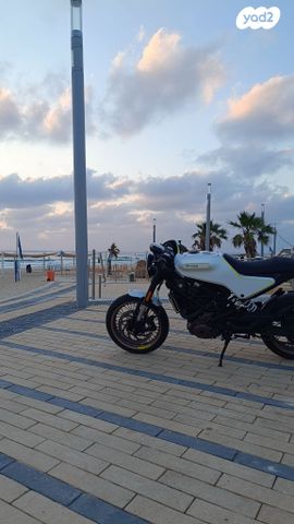 מודעת רכב הוסקוורנה VITPILEN 401