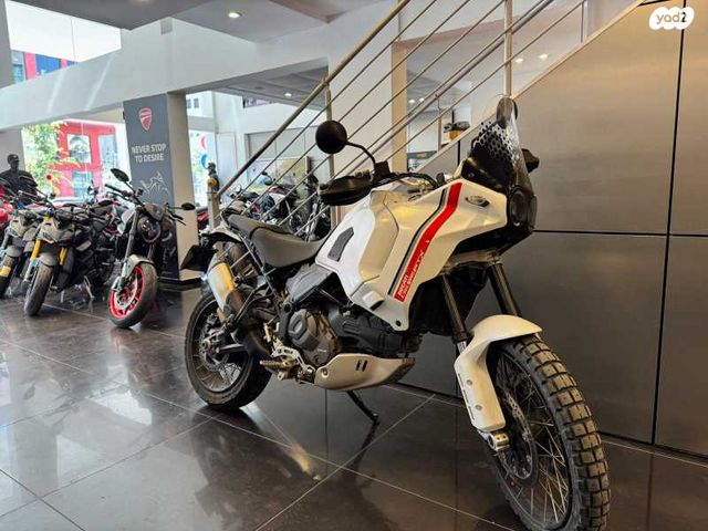 דוקאטי Desert X