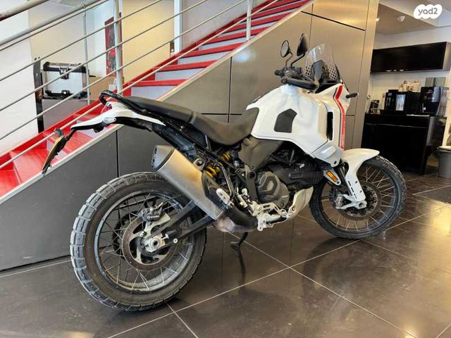 דוקאטי Desert X