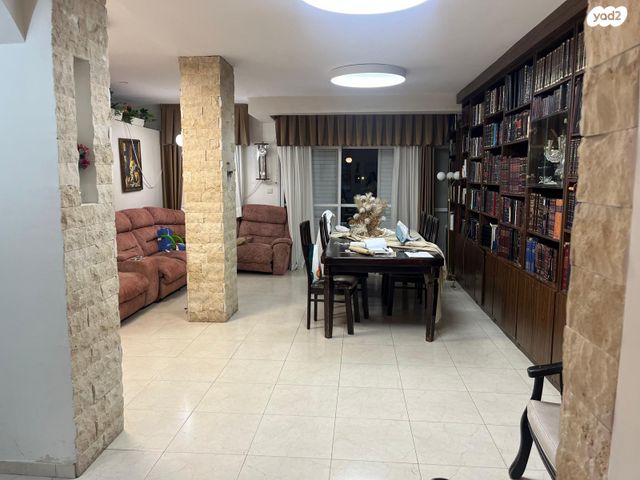 אבני נזר 26