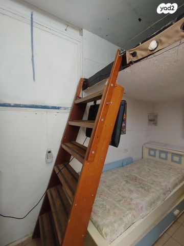 סטודיו/ לופט, השיטה 4, כפר אדומים