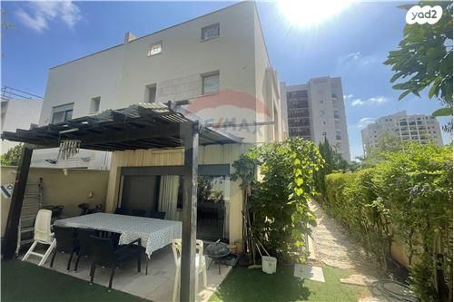 בית פרטי/ קוטג', סמטת צבי פיקסלר 3, רמת הדר, גבעת שמואל