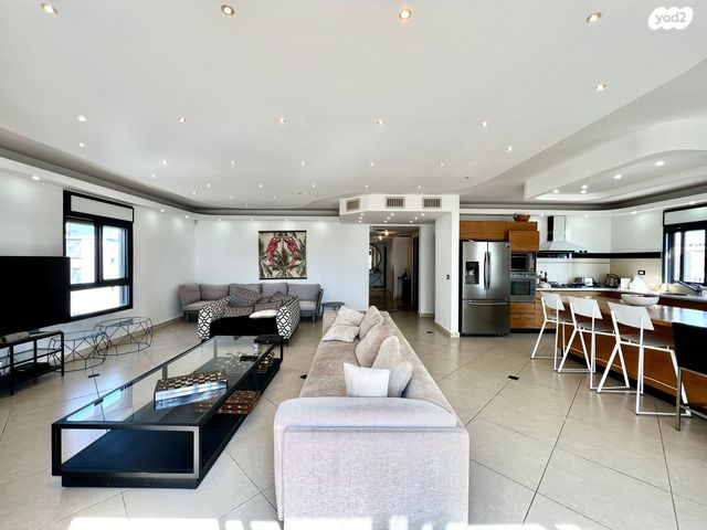 גג/ פנטהאוז, שדרות ירושלים 1, מרכז העיר דרום, נתניה