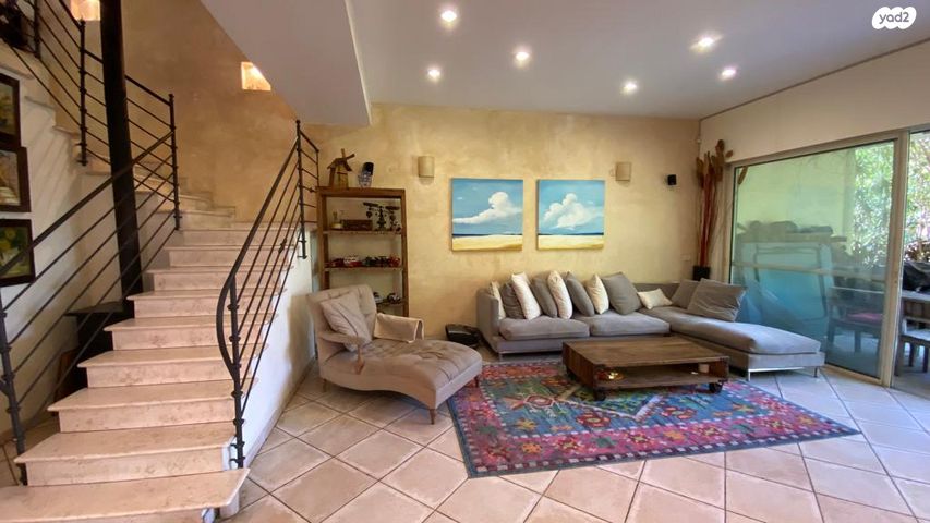 בית פרטי/ קוטג', מתחם 19 - 20 (מתחם הפרחים), הוד השרון