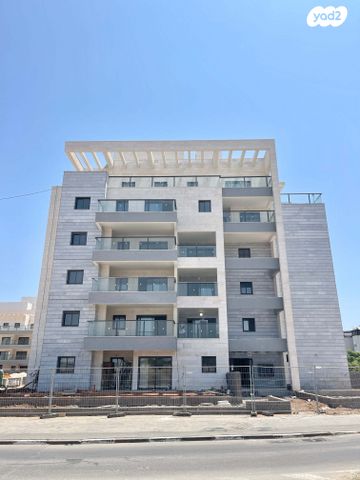 גג/ פנטהאוז, הרובע הבינלאומי, הרובע הבינלאומי, לוד