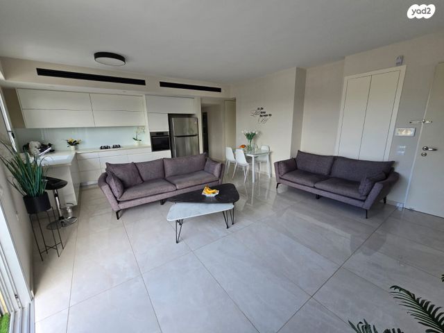 דירה, יאנוש קורצ'אק, עג'מי, גבעת העליה, תל אביב יפו