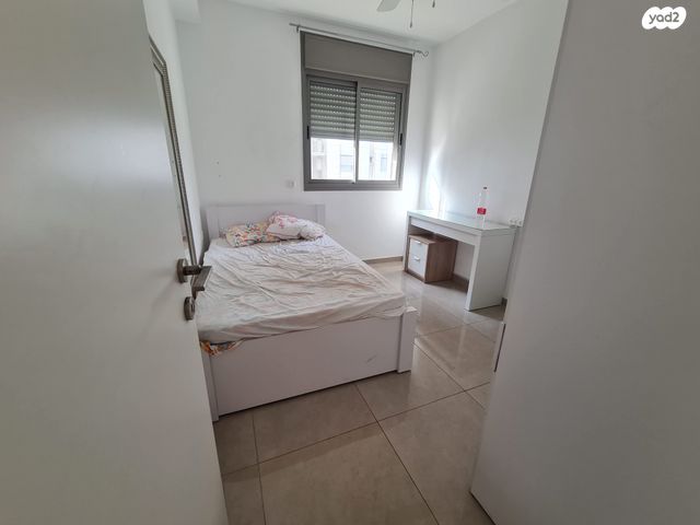 דירה, הרב יעקב טראב, עזרא, הארגזים, תל אביב יפו