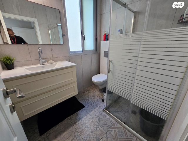 דירה, יאנוש קורצ'אק, עג'מי, גבעת העליה, תל אביב יפו