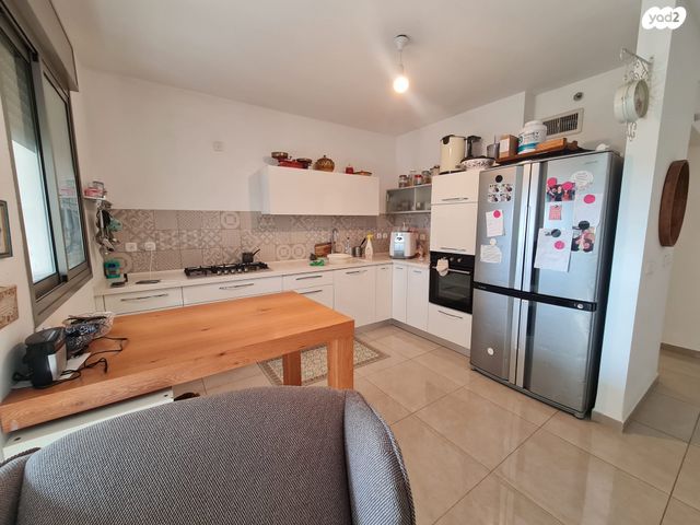 דירה, הרב יעקב טראב, עזרא, הארגזים, תל אביב יפו