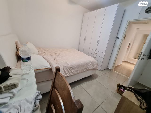 דירה, הרב יעקב טראב, עזרא, הארגזים, תל אביב יפו