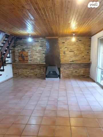 דו משפחתי, נווה מגן, רמת השרון