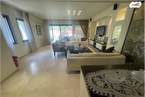 בית פרטי/ קוטג', סמטת צבי פיקסלר 3, רמת הדר, גבעת שמואל