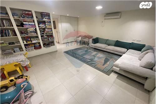 בית פרטי/ קוטג', סמטת צבי פיקסלר 3, רמת הדר, גבעת שמואל