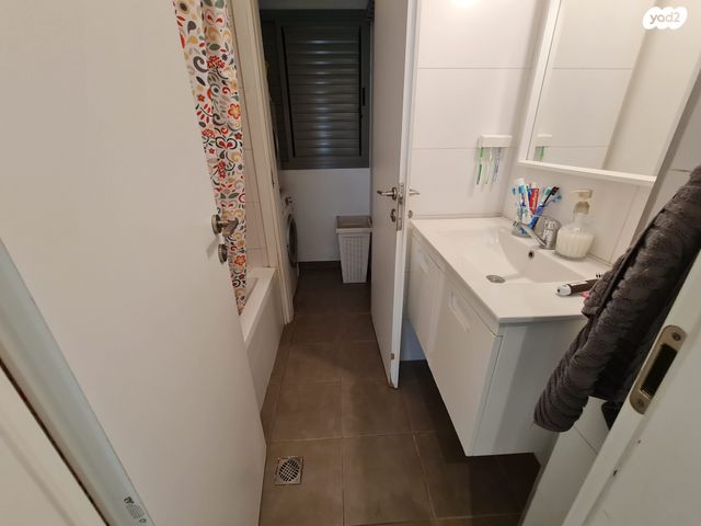 דירה, הרב יעקב טראב, עזרא, הארגזים, תל אביב יפו