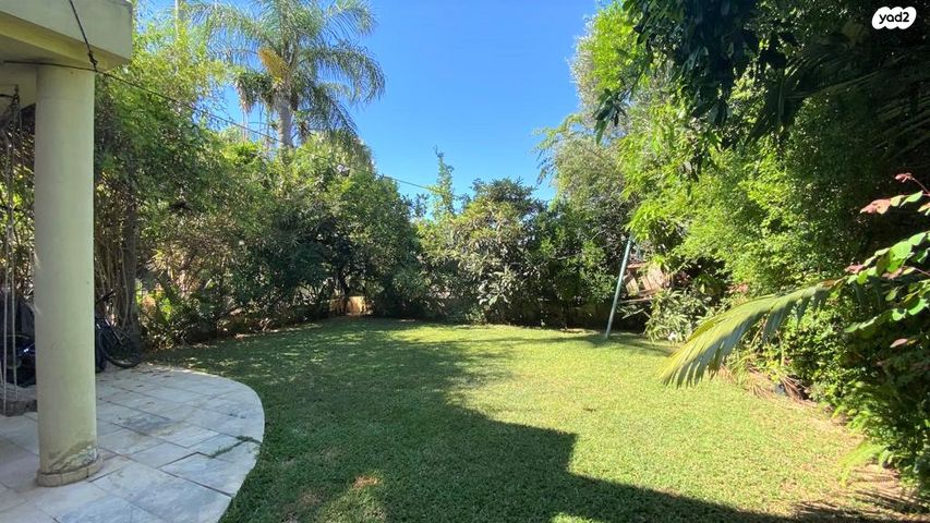 מתחם 19 - 20 (מתחם הפרחים)