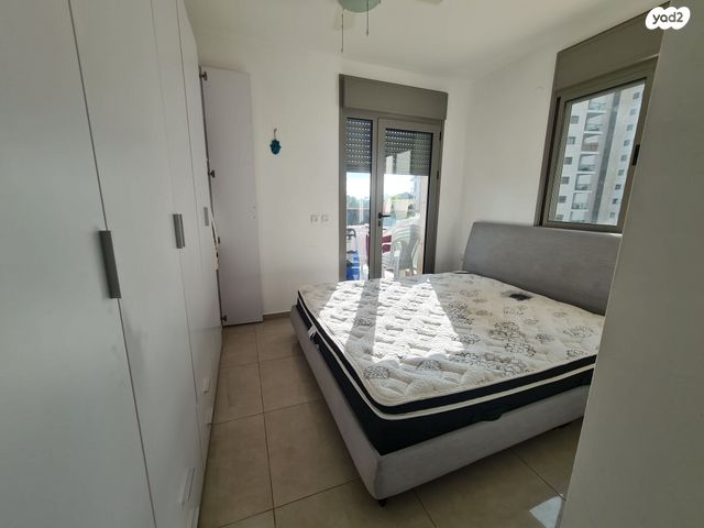 דירה, הרב יעקב טראב, עזרא, הארגזים, תל אביב יפו