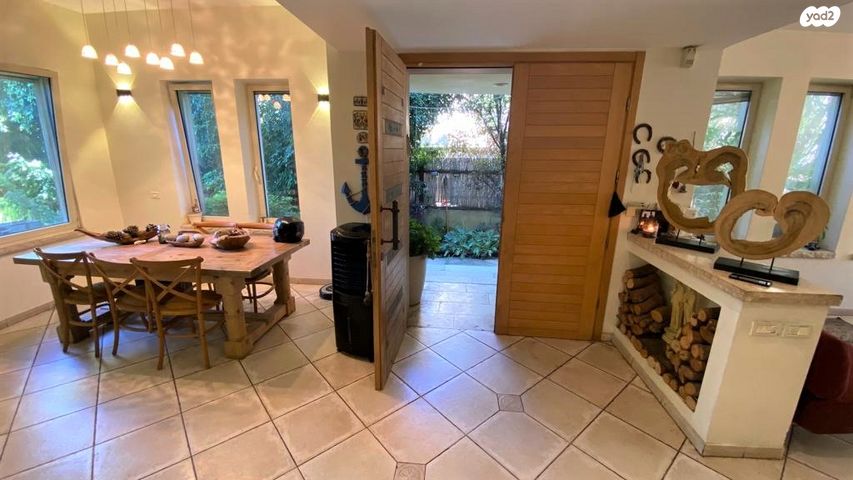 בית פרטי/ קוטג', מתחם 19 - 20 (מתחם הפרחים), הוד השרון