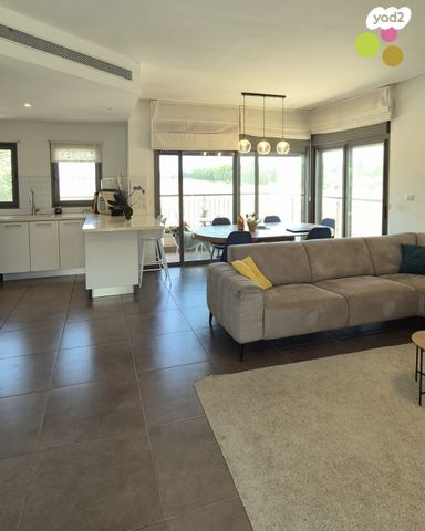 גג/ פנטהאוז, הנחילות, יובלים, פרדס חנה כרכור