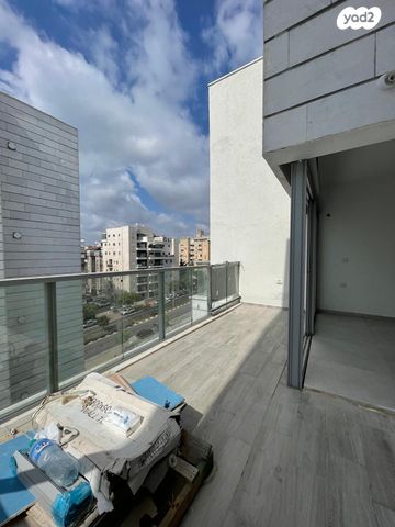 דירה, שער ציון 10, קרית שרת מערב, חולון