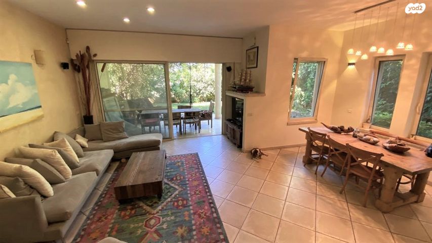 בית פרטי/ קוטג', מתחם 19 - 20 (מתחם הפרחים), הוד השרון