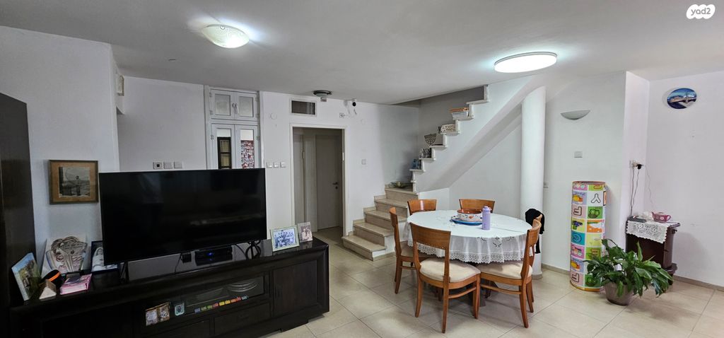 דירה, הניצחון, שעריה, פתח תקווה