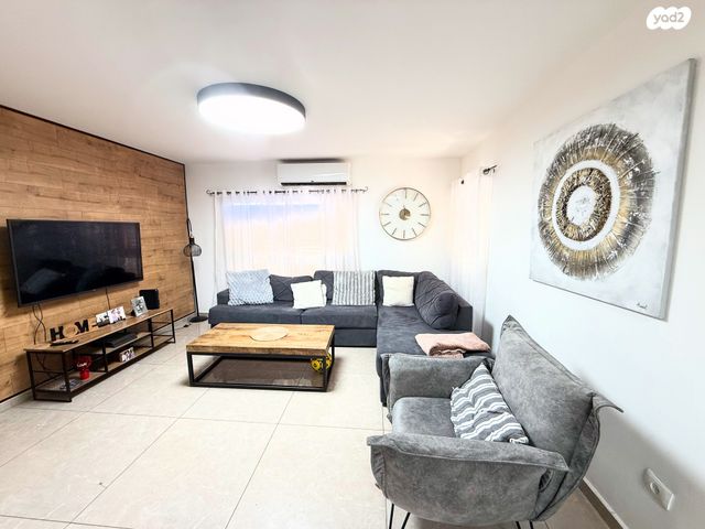 צאלים, מערב 1