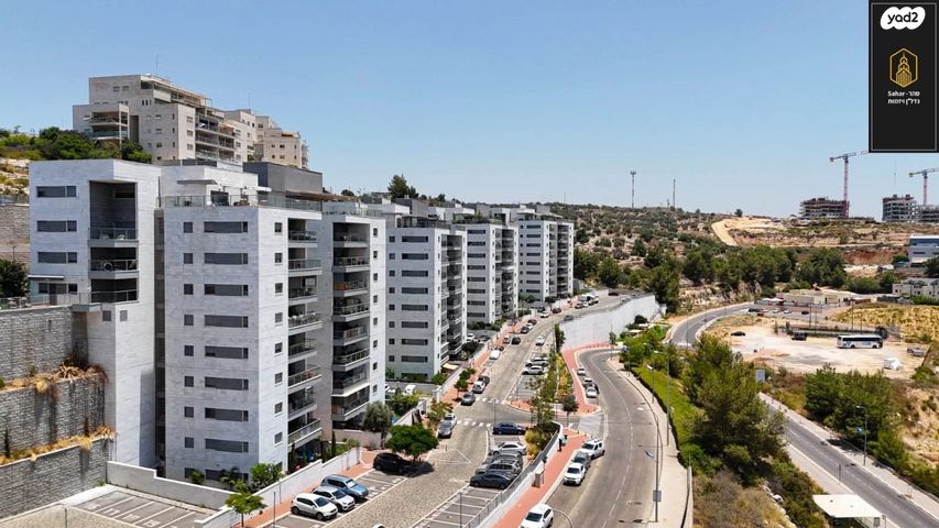 דירה, אלפי מנשה