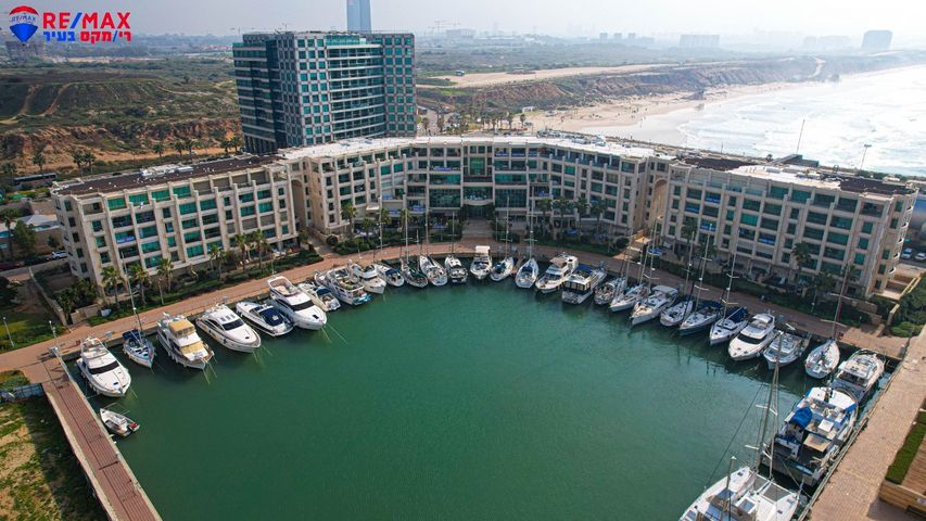 דירה, הרצליה