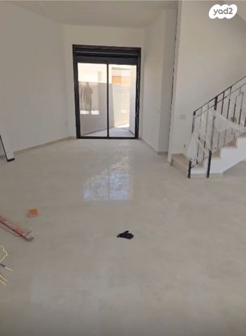 דופלקס, פנחס נבון, נאות שקד, ירוחם