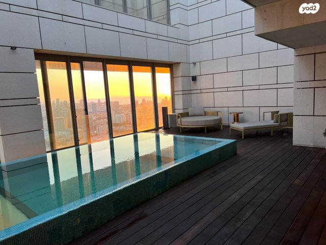 גג/ פנטהאוז, ניסים אלוני, צמרות איילון, פארק צמרת, תל אביב יפו