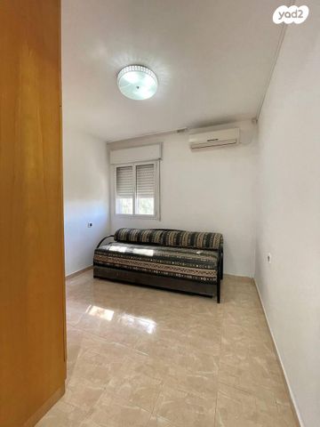 דירה, ז'בוטינסקי 39, מוצקין הותיקה, קרית מוצקין