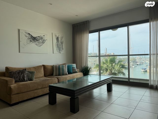 דירה, הרצליה