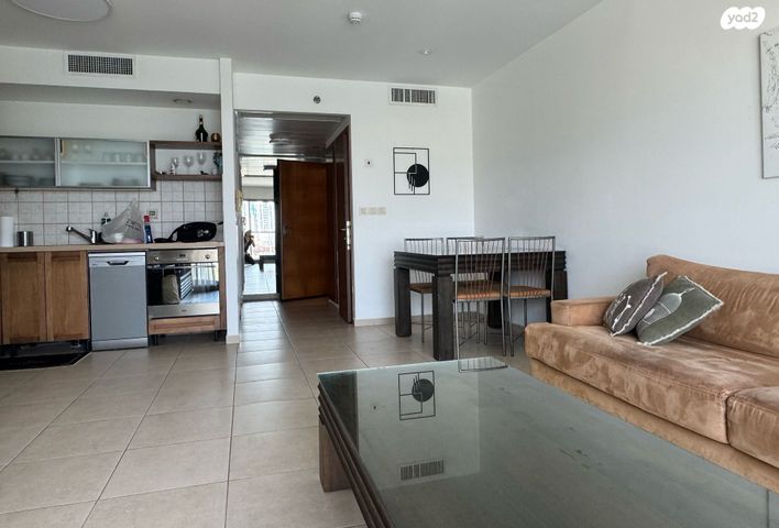 דירה, הרצליה