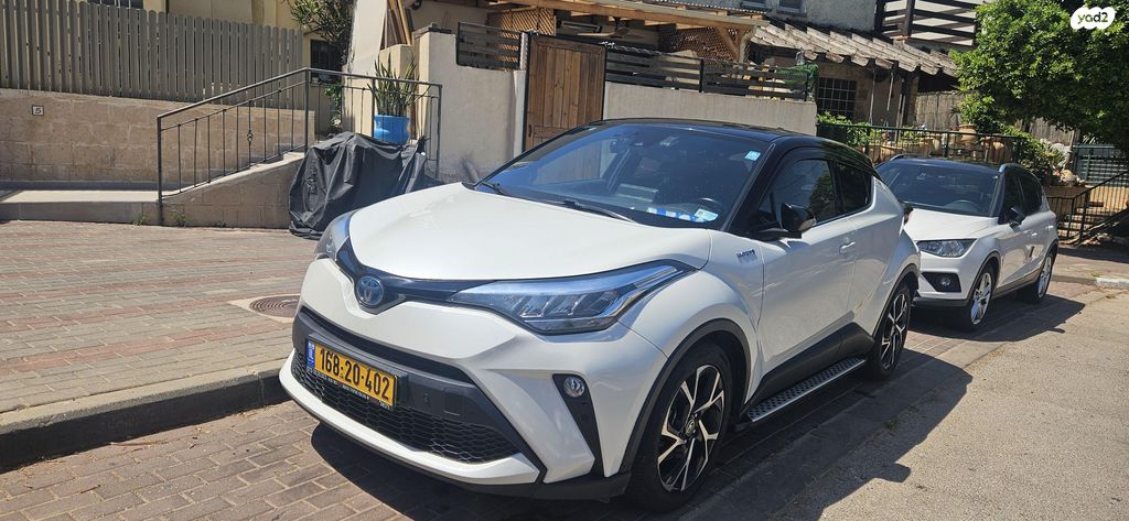 מודעת רכב טויוטה C-HR