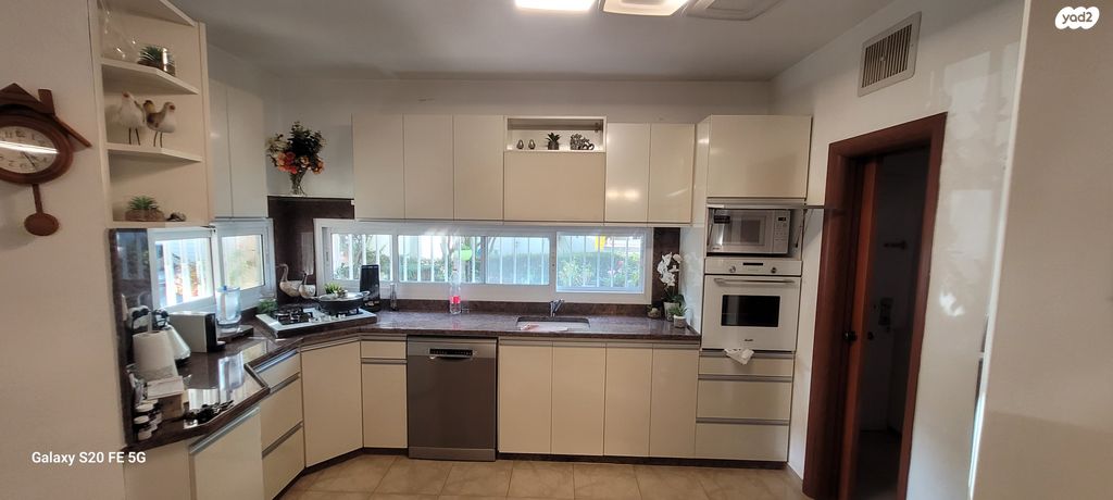 דו משפחתי, הורד 128, עזר, עזר