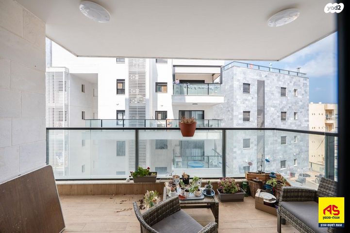 דירה, שומר, מרכז פרדס חנה, פרדס חנה כרכור