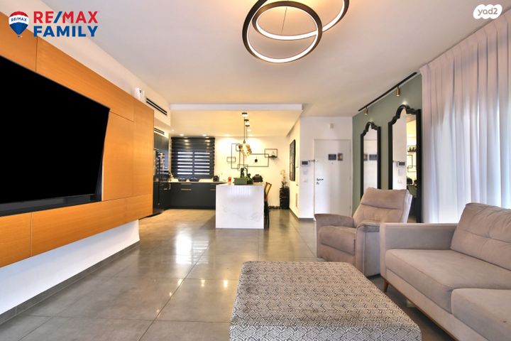 דירה, יקינטון 28, גבעת הרקפות, קרית ביאליק