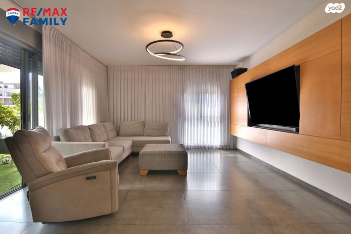 דירה, יקינטון 28, גבעת הרקפות, קרית ביאליק