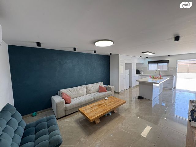 דו משפחתי, עוזיהו, שפירא, אופקים