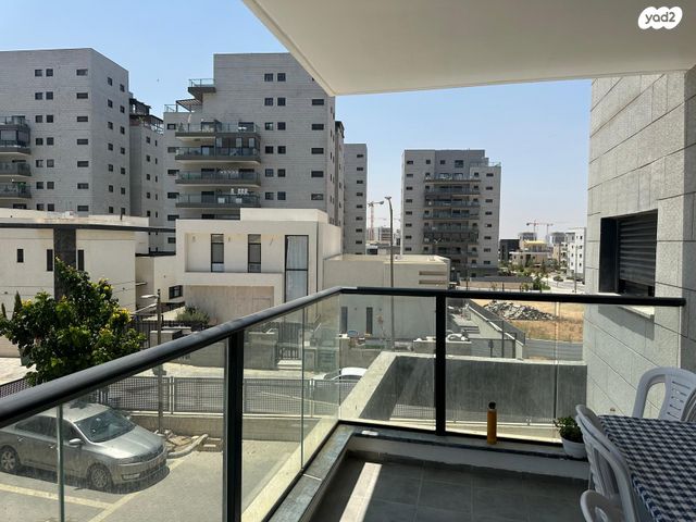 דירה, אריק איינשטיין, נווה שרון / שער העיר, נתיבות