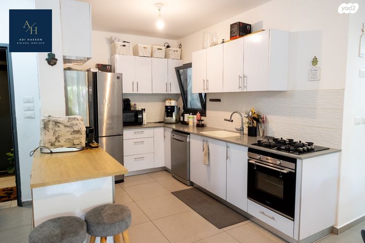 דירת גן, דרך הרעות, פרדסיה, פרדסיה