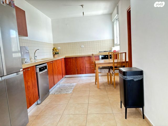 גג/ פנטהאוז, מעלה אדומים