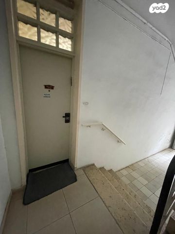 דירת גן, רחל אמנו, קטמון הישנה, ירושלים