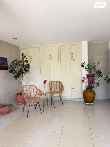 דירה, שדרות הנשיא וייצמן 72, מרכז העיר, חדרה