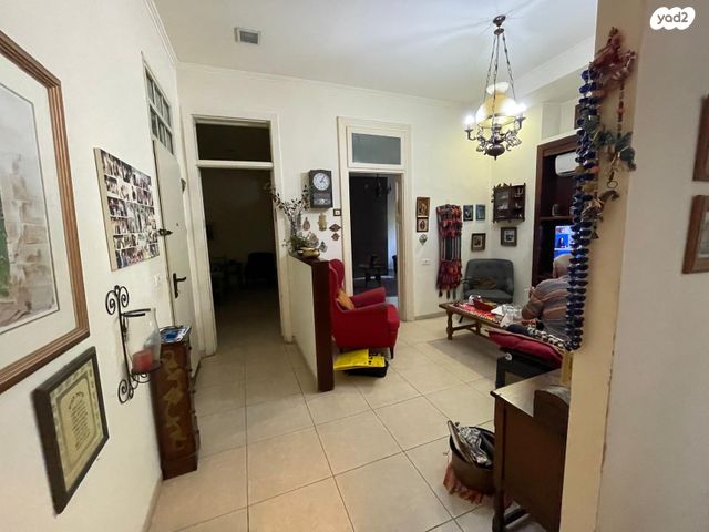 דירת גן, רחל אמנו, קטמון הישנה, ירושלים