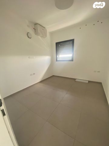 דירה, דרך זאב ז'בוטינסקי 105, שכונת גפן, רמת גן