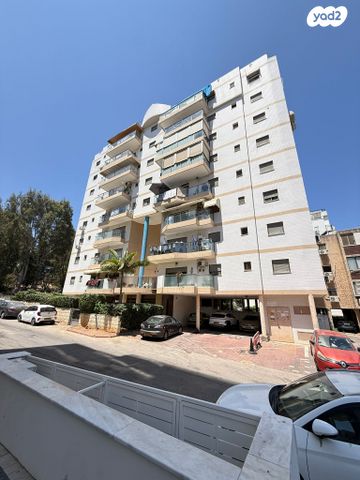 דירה, שדרות הנשיא וייצמן 72, מרכז העיר, חדרה