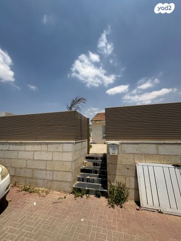 דו משפחתי, עוזיהו, שפירא, אופקים