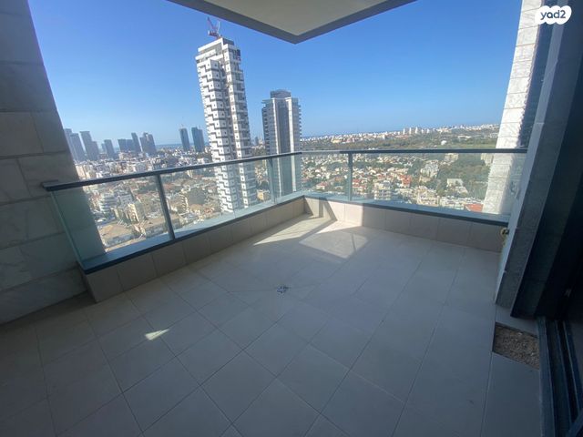 דירה, דרך זאב ז'בוטינסקי 105, שכונת גפן, רמת גן