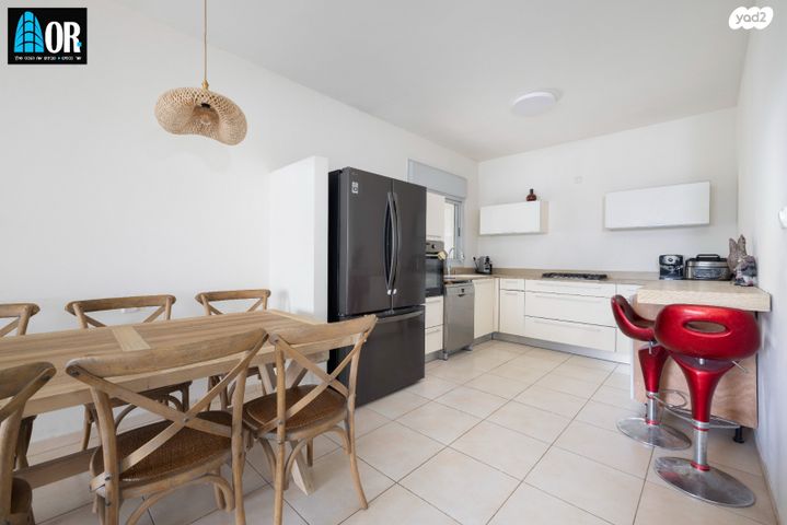 דירה, אפרים קישון, חתני פרס ישראל, באר יעקב